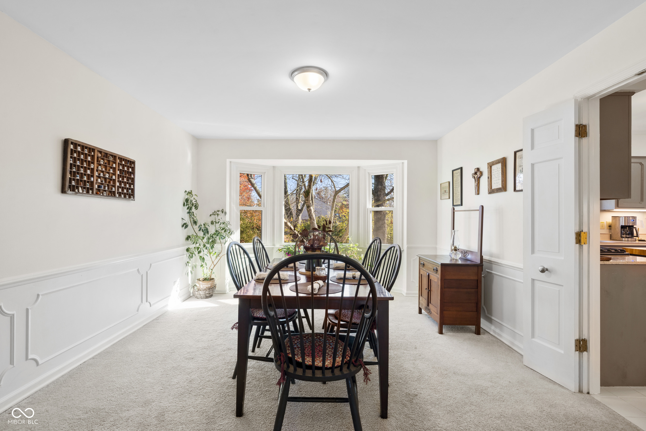 8849 Shagbark Road Indianapolis, IN 46260 - Photo 9 of 41 Gallery Image 9
