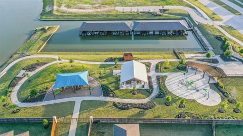 a view of an house with swimming pool