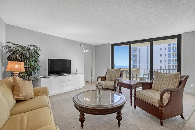 $674,000 | 2800 North Ocean Drive, Unit A22A, Singer Island, FL 33404