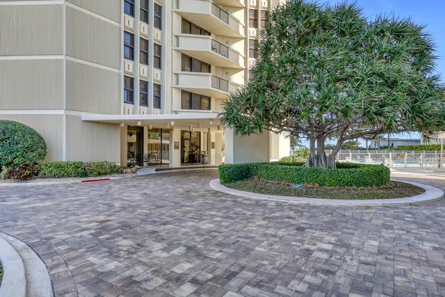 $674,000 | 2800 North Ocean Drive, Unit A22A, Singer Island, FL 33404