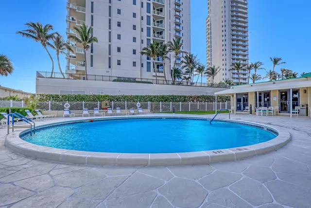 $674,000 | 2800 North Ocean Drive, Unit A22A, Singer Island, FL 33404