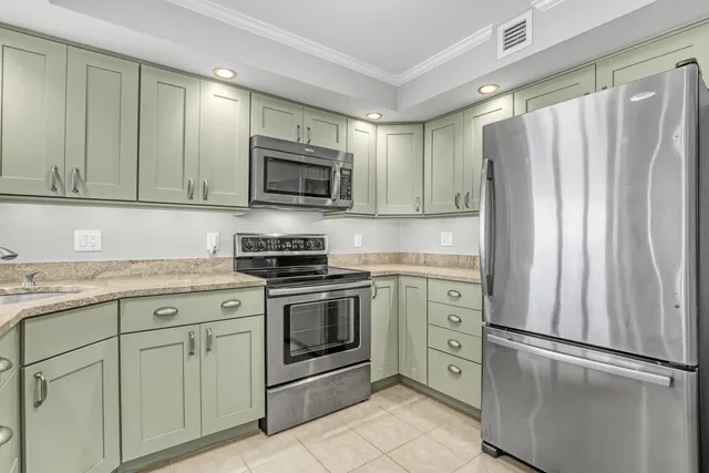 $674,000 | 2800 North Ocean Drive, Unit A22A, Singer Island, FL 33404