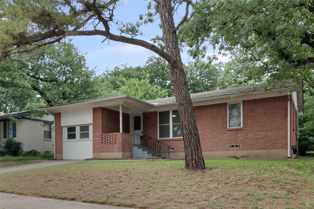 2103 Mercedes Road Denton, TX 76205 - Photo 3 of 22