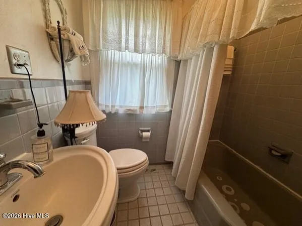 $249,500 | 605 South Pembroke Avenue, Ahoskie, NC 27910