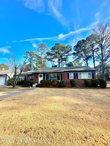 $249,500 | 605 South Pembroke Avenue, Ahoskie, NC 27910