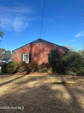 $249,500 | 605 South Pembroke Avenue, Ahoskie, NC 27910