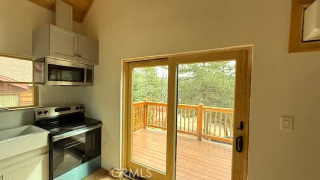 $574,000 | 33149 Holcomb Creek Drive, Green Valley Lake, CA 92341