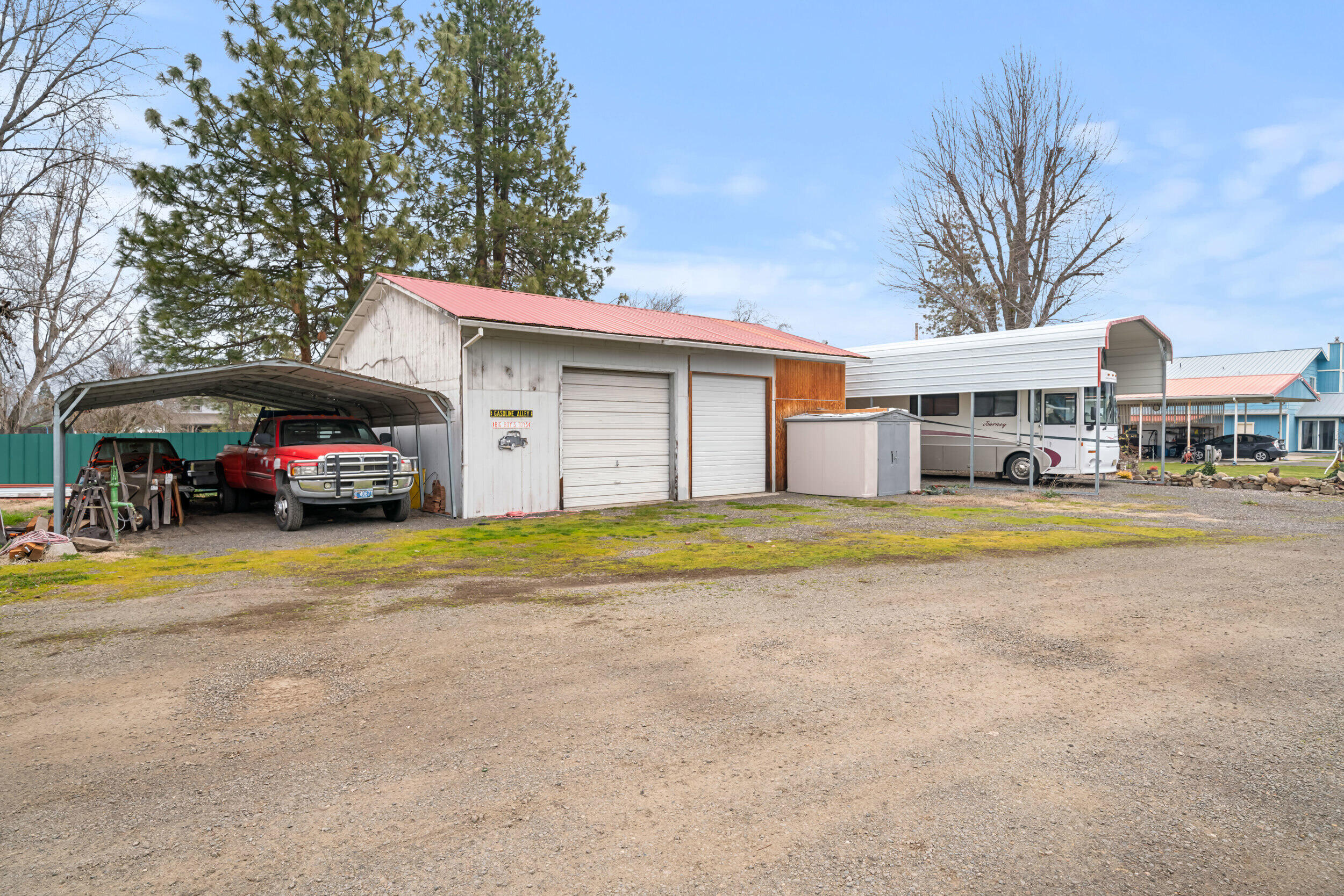 1654 Thomas Road Medford, OR 97501 - Photo 27 of 46 large shop