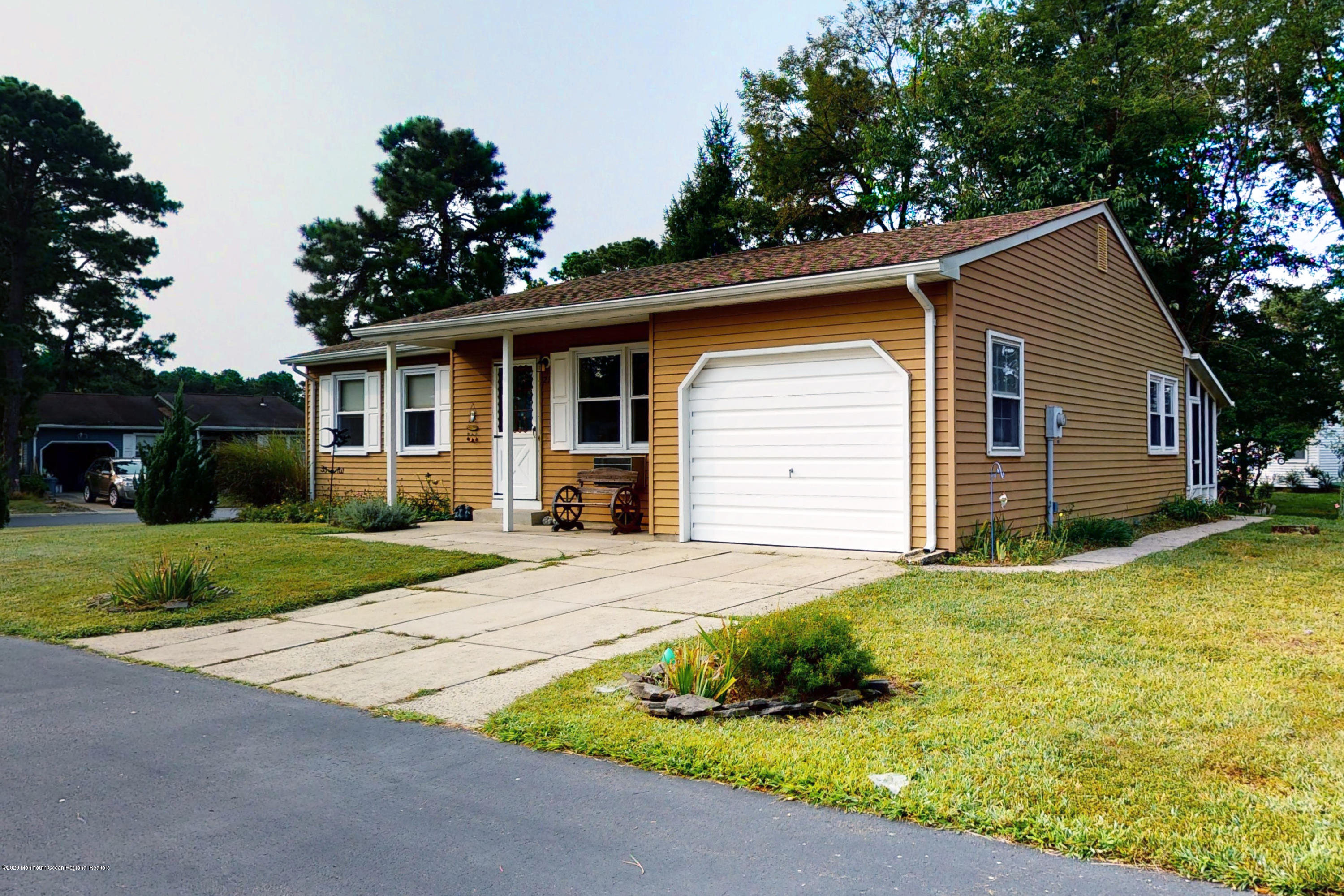 21 Augusta Road Whiting, NJ 08759 - Photo 33 of 35 21-Augusta-09172020_123129