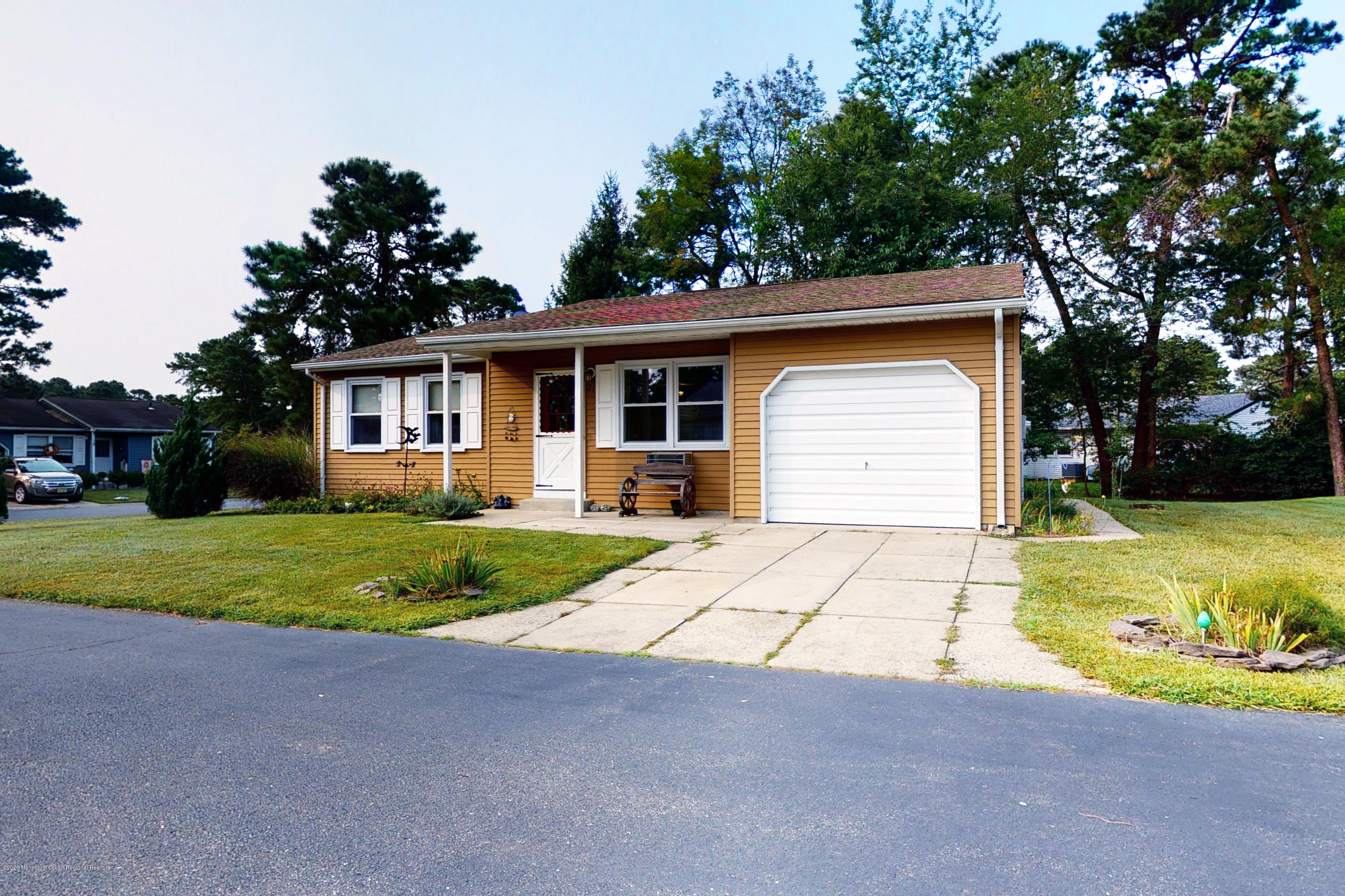 21 Augusta Road Whiting, NJ 08759 - Photo 4 of 35 21-Augusta-09172020_123116