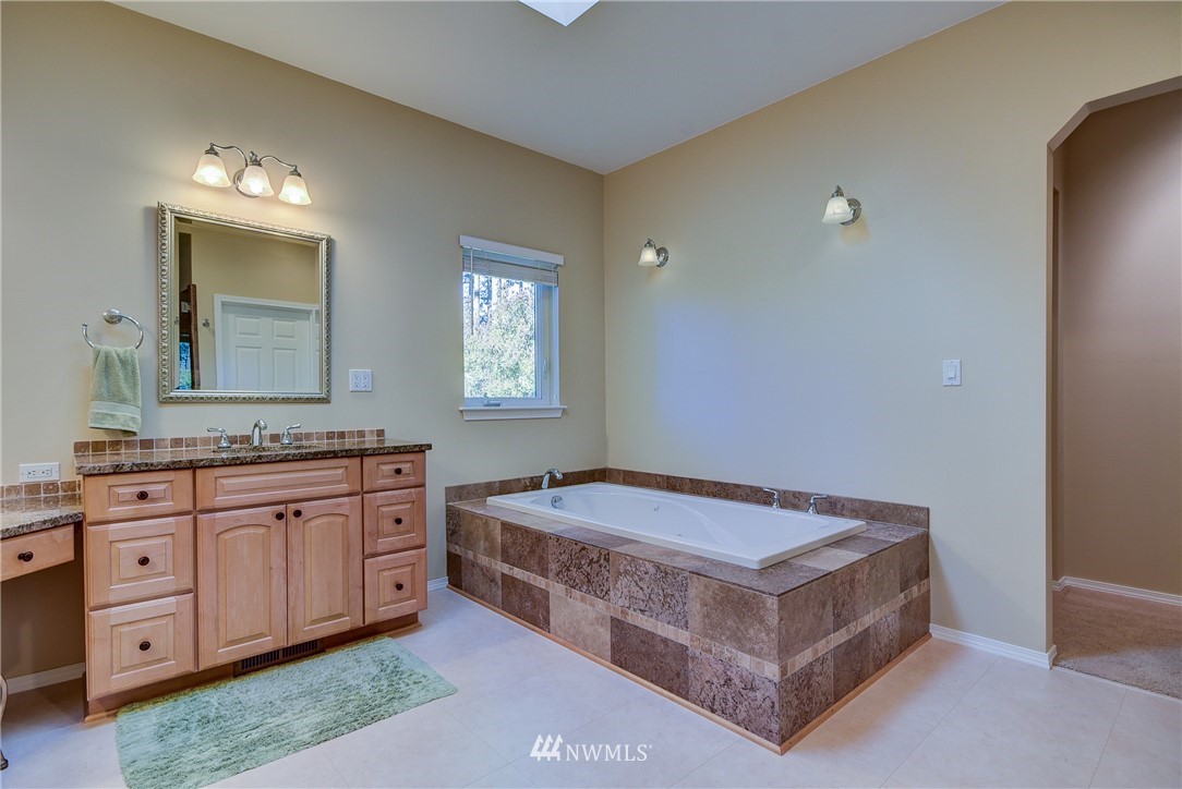 363 Ducken Road Oak Harbor, WA 98277 - Photo 8 of 25 Gallery Image 8