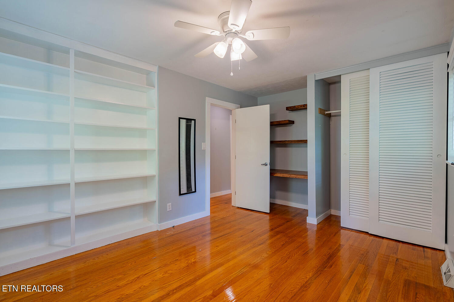909 West Outer Drive Oak Ridge, TN 37830 - Photo 15 of 34 A7300076-HDR