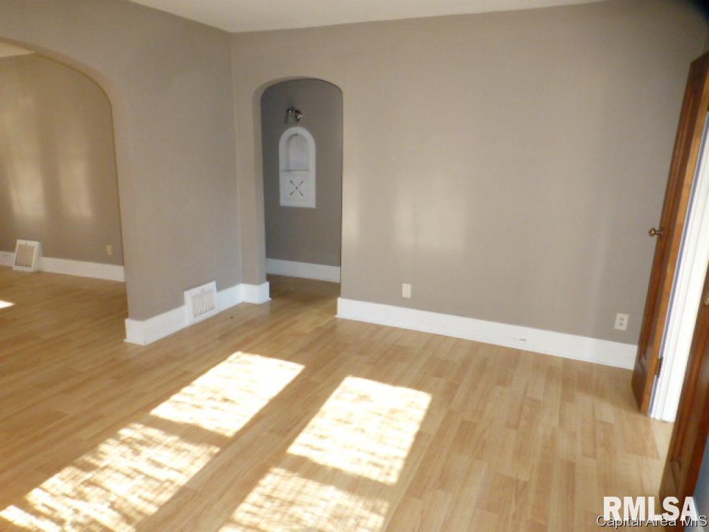 2418 Yale Boulevard Springfield, IL 62703 - Photo 5 of 13 Gallery Image 5