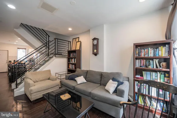 $2,295 | 1770 Waterloo Street, Philadelphia, PA 19122