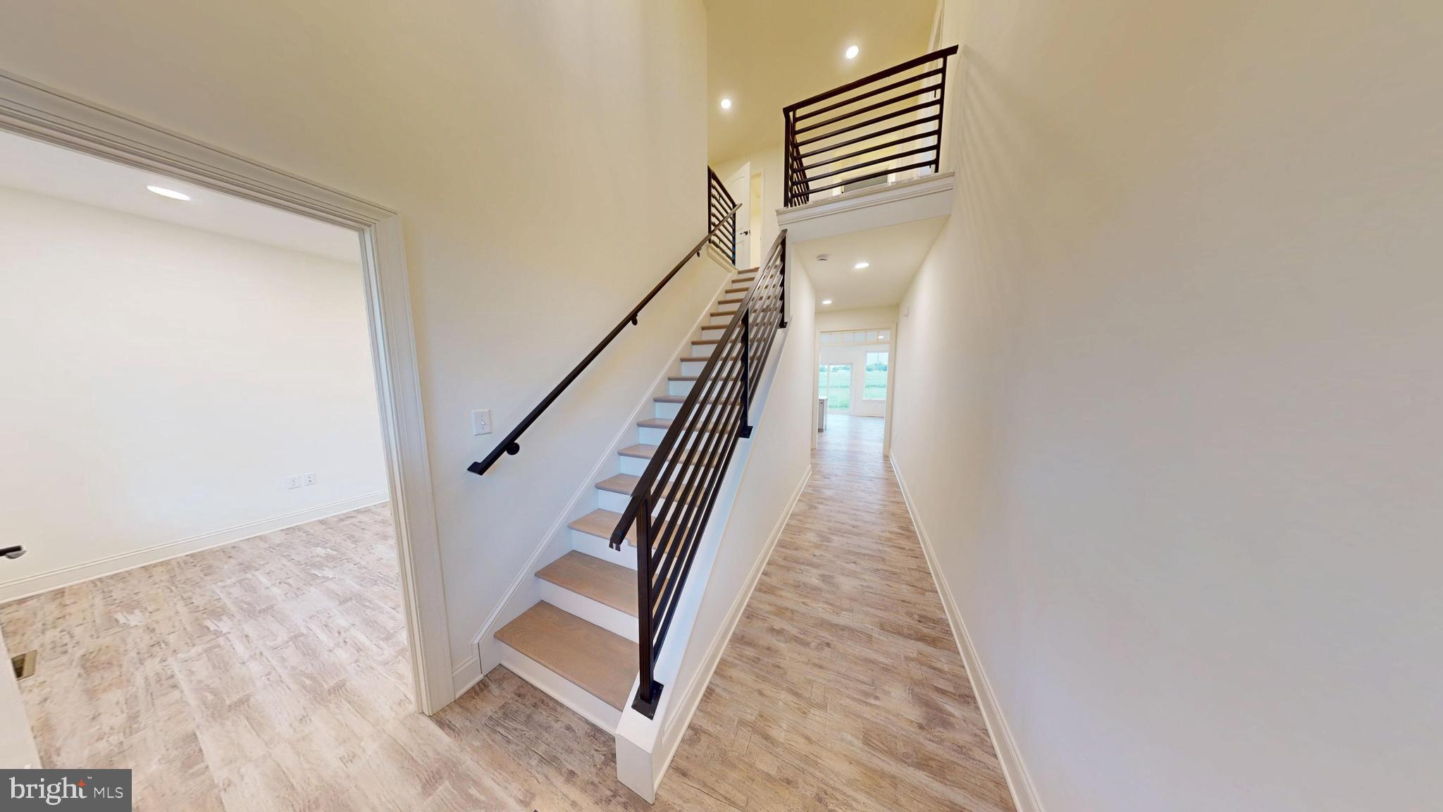 29 Lausch Road Denver, PA 17517 - Photo 5 of 38 Foyer