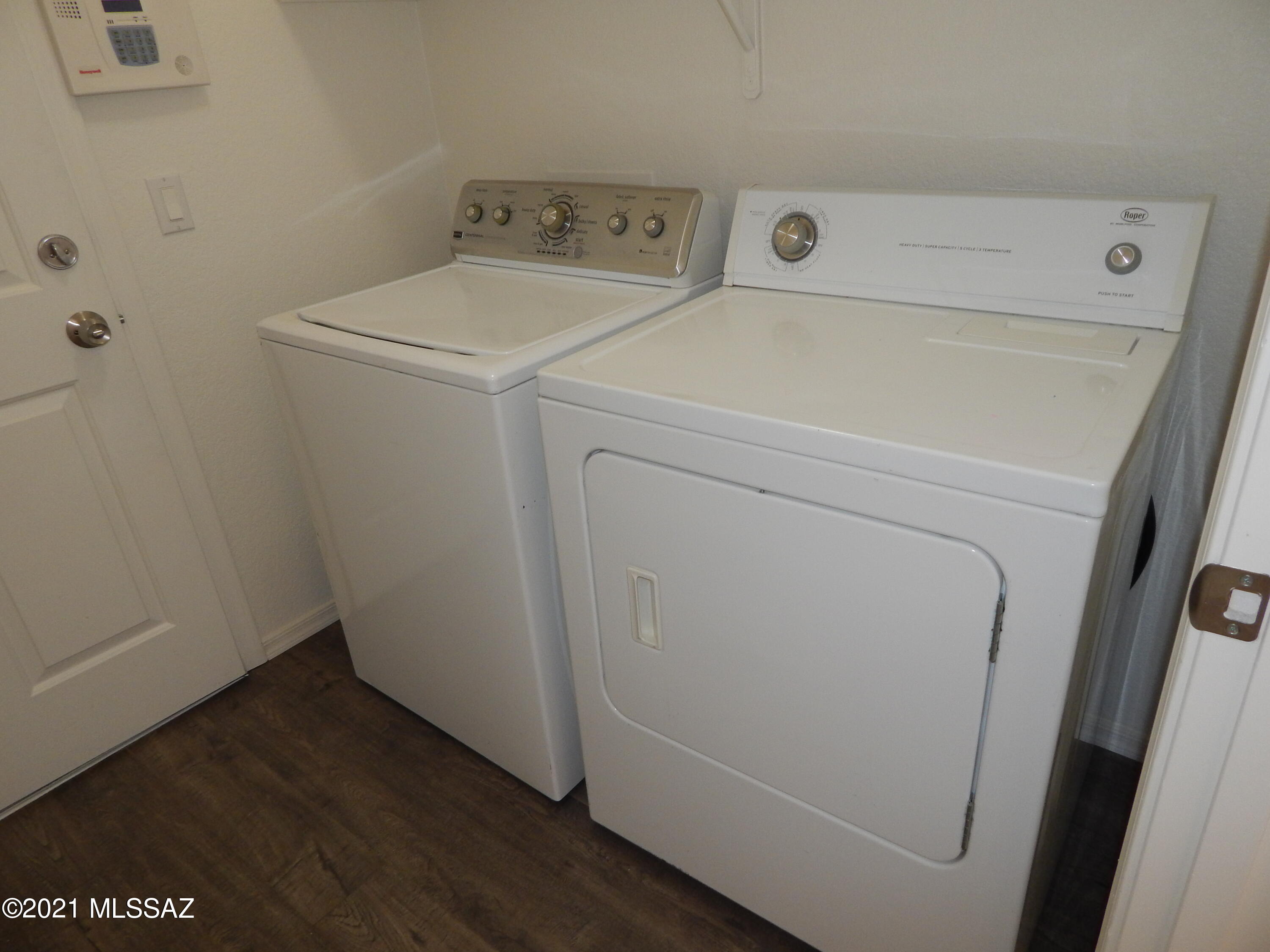 2340 West Golden Hills Road Tucson, AZ 85745 - Photo 17 of 45