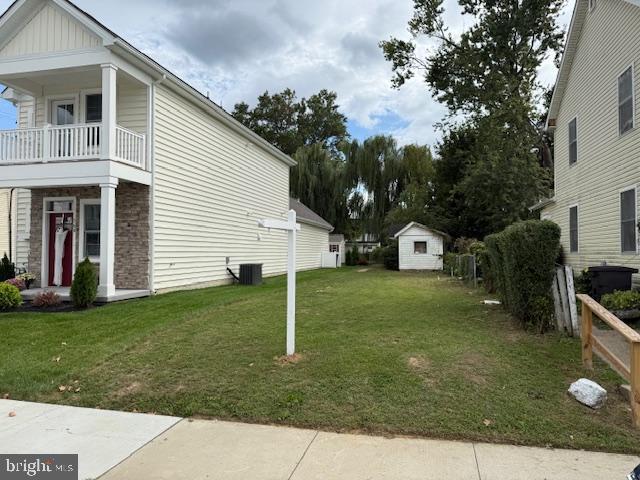 562 Girard Street Havre de Grace, MD 21078 - Photo 5 of 20 a view of a yard in front of house