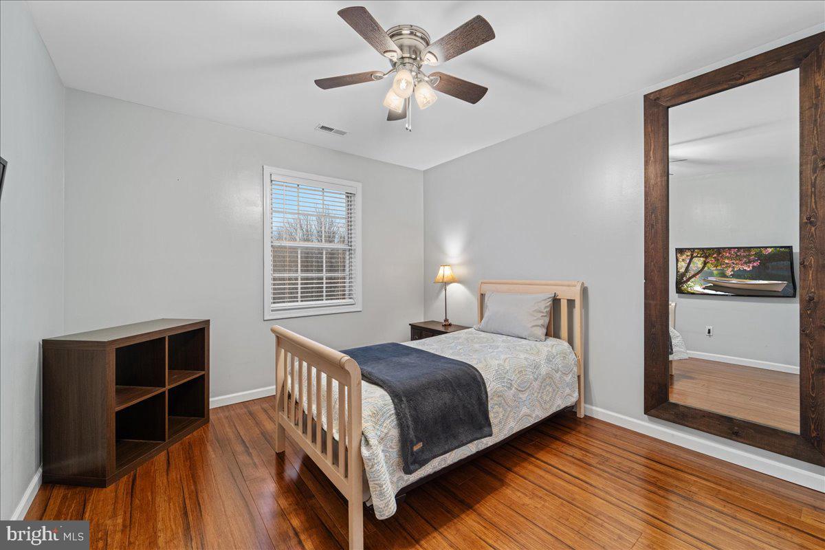 15211 Elk Run Road Chantilly, VA 20151 - Photo 31 of 47 Bedroom 3