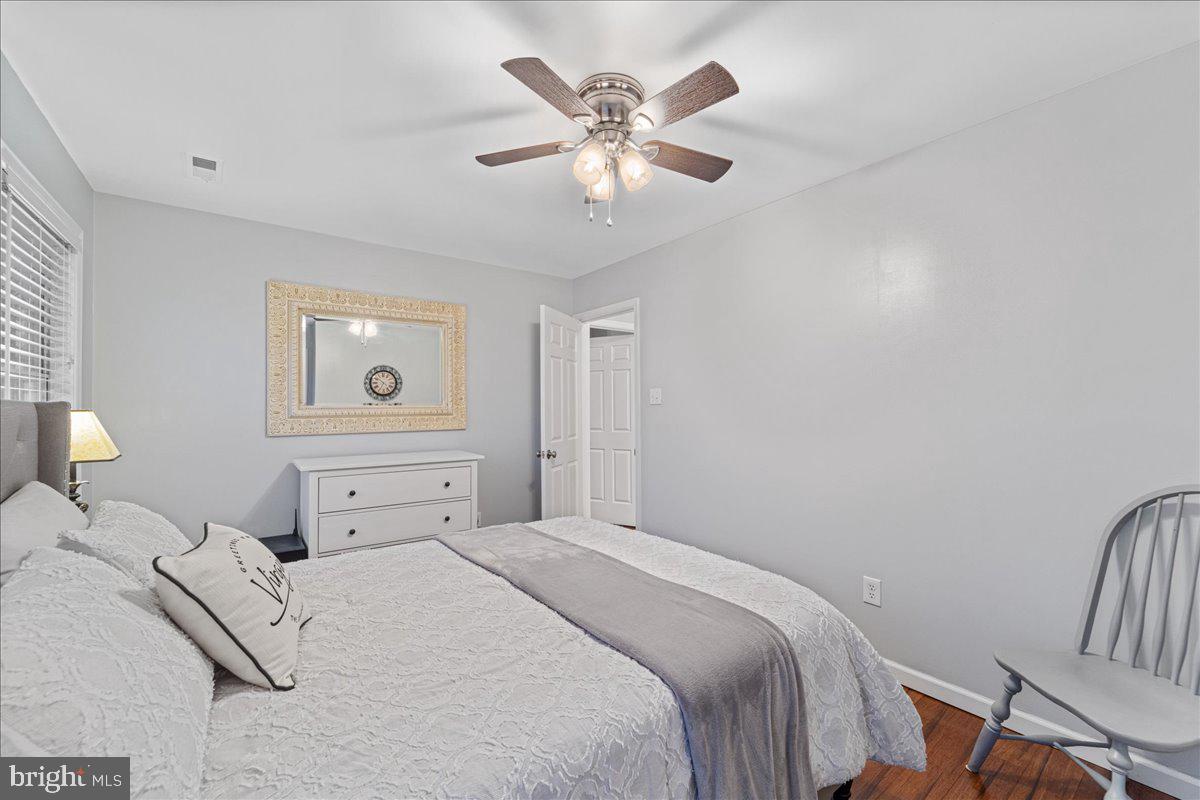 15211 Elk Run Road Chantilly, VA 20151 - Photo 33 of 47 Bedroom 2