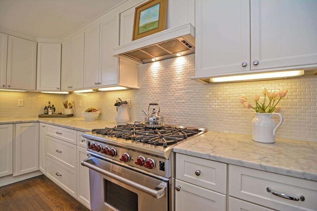 2 Auburn Road Wellesley, MA 02481 - Photo 11 of 42