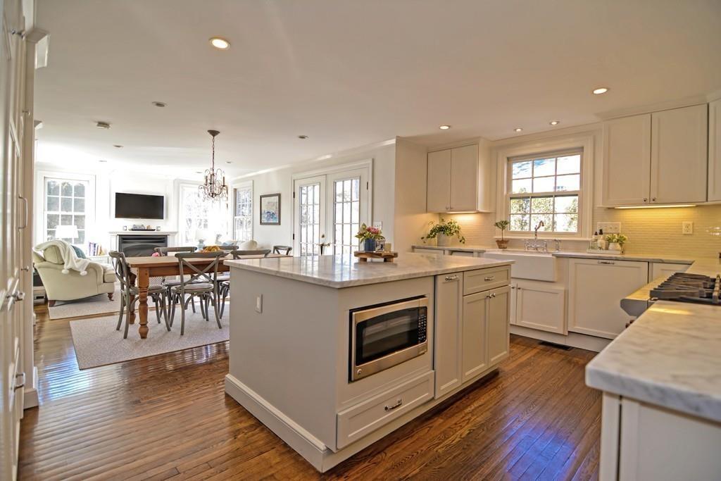2 Auburn Road Wellesley, MA 02481 - Photo 9 of 42