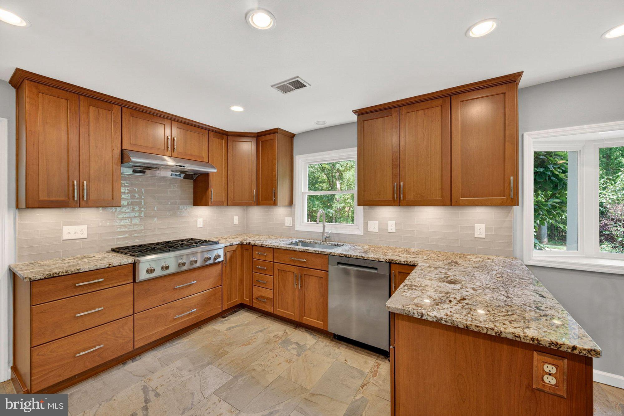 11416 Vale Road Oakton, VA 22124 - Photo 21 of 116 Gallery Image 21