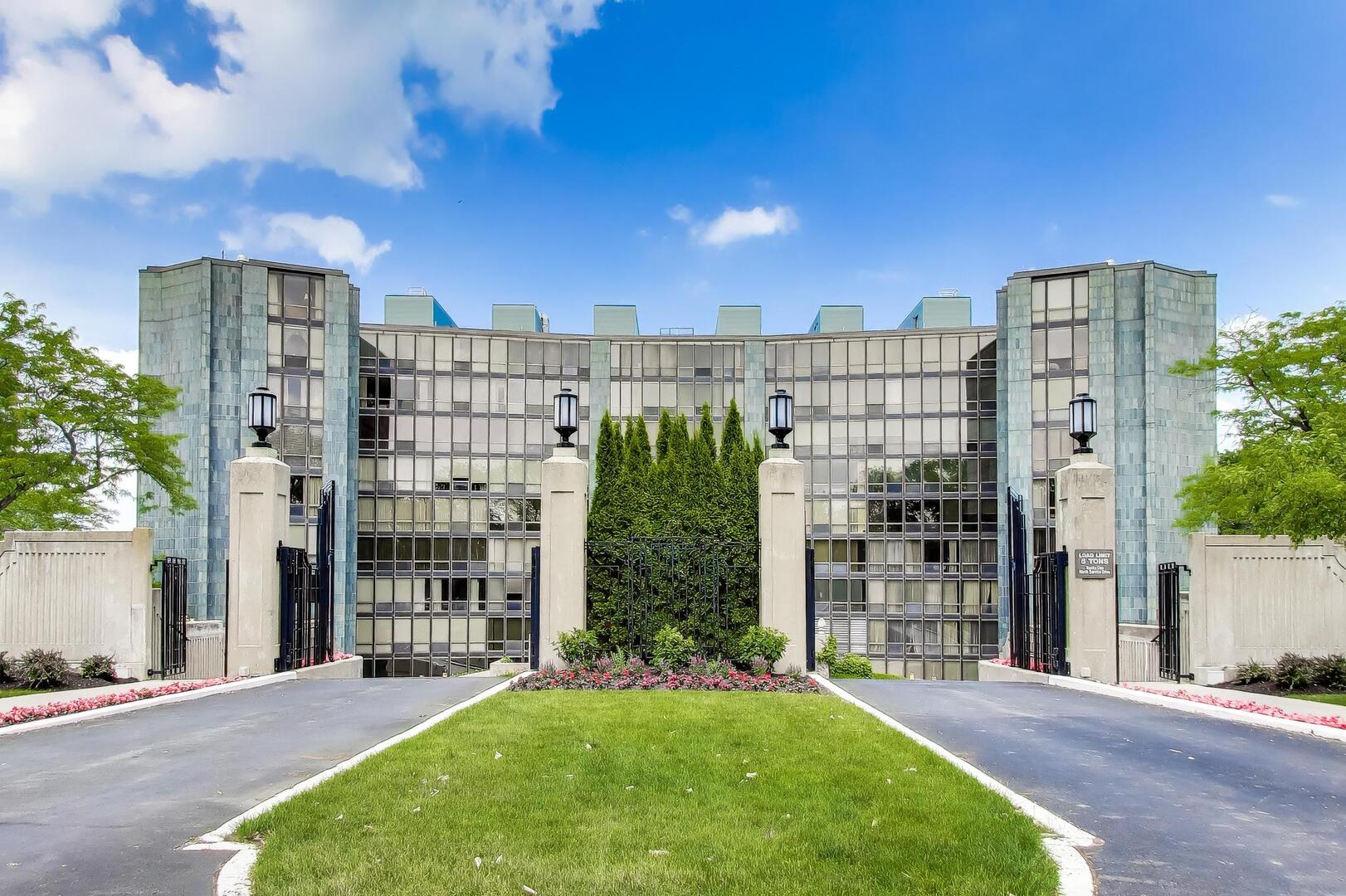 1420 Sheridan Road, Unit 6B Wilmette, IL 60091 - Photo 1 of 31