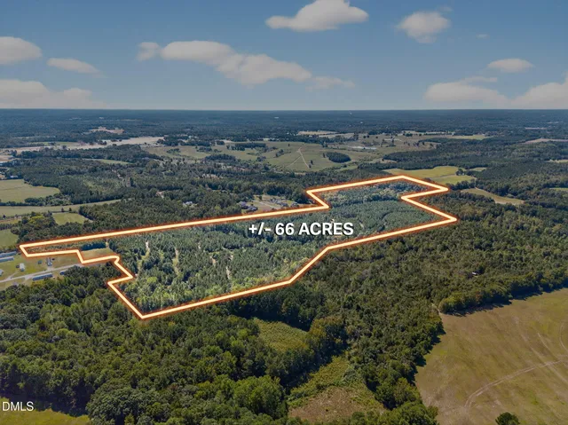 an aerial view of a tennis court