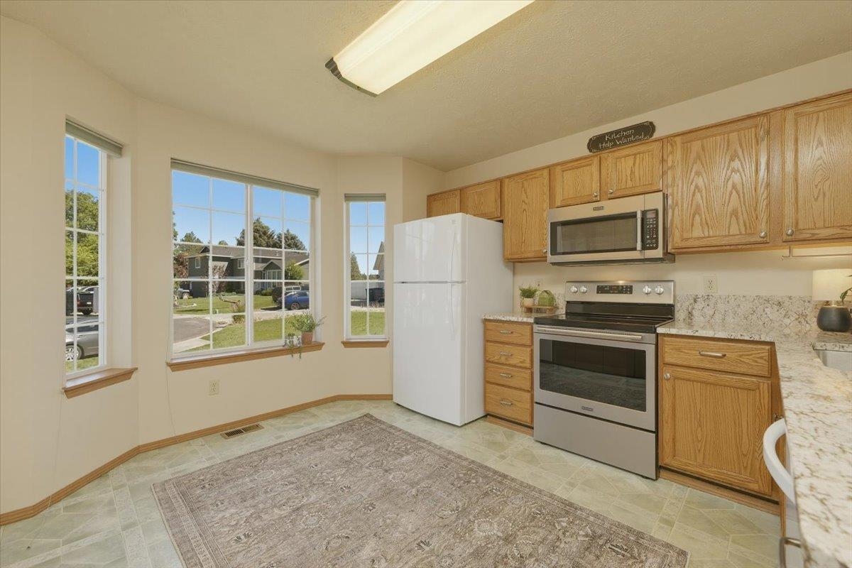 3403 East Buckley Court Mead, WA 99021 - Photo 9 of 31