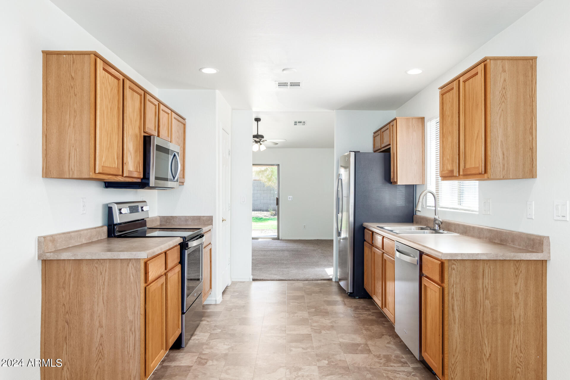 1205 West Darrel Road Phoenix, AZ 85041 - Photo 11 of 27 0014-11 - Darrel