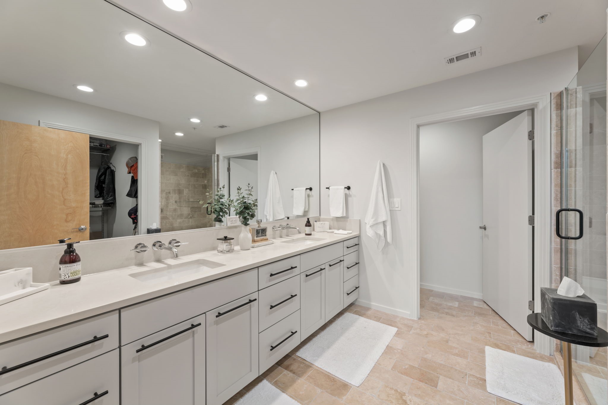 1600 Barton Springs Road, Unit 4204 Austin, TX 78704 - Photo 9 of 23 Primary Bathroom