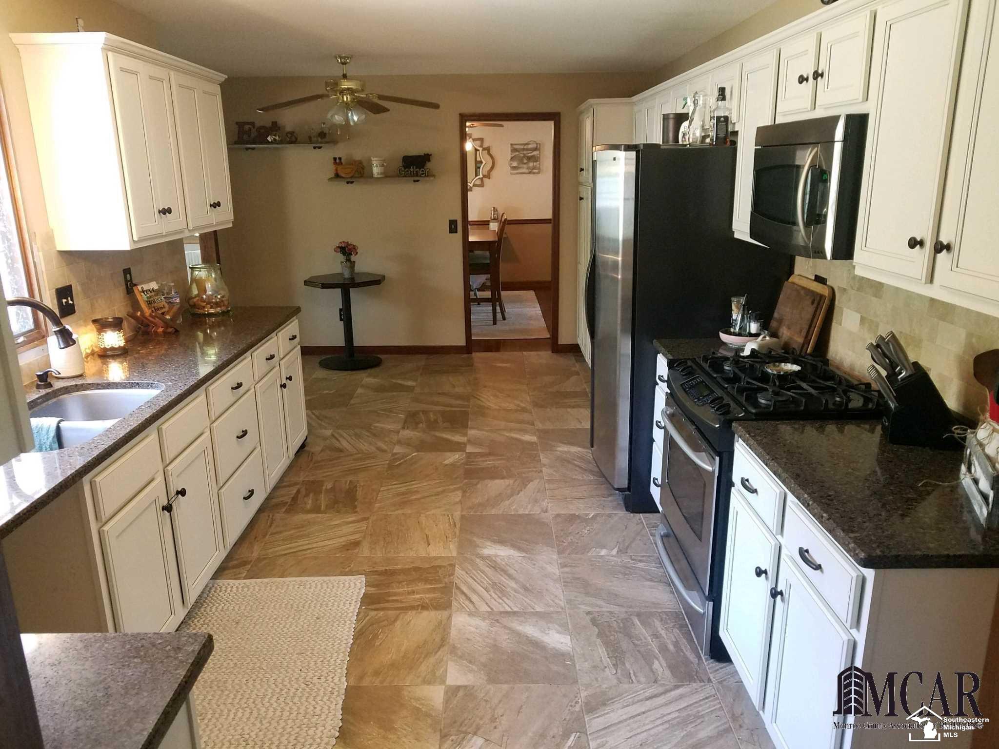 443 West Temperance Road Temperance, MI 48182 - Photo 8 of 22