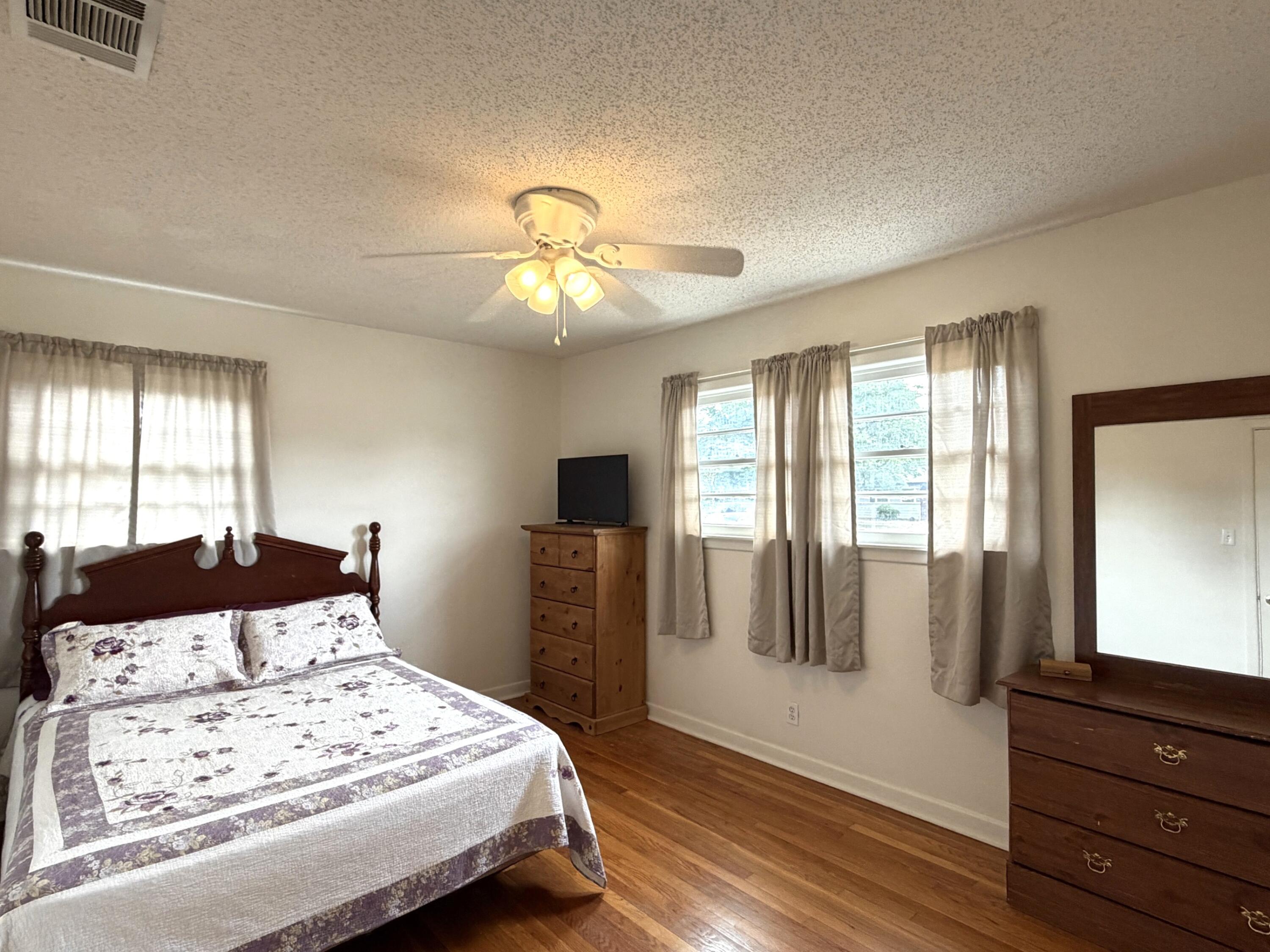 4420 37th Street Lubbock, TX 79414 - Photo 8 of 19 BR2-2
