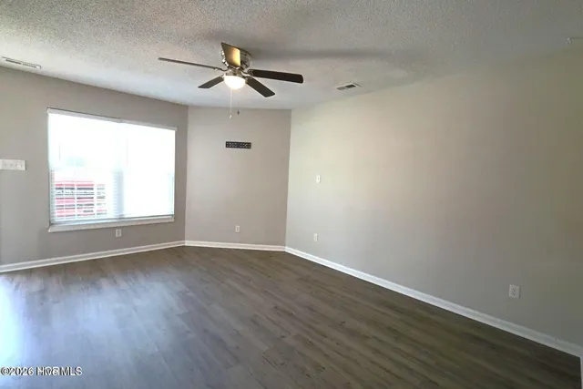 $1,300 | 894 West Pueblo Drive, Jacksonville, NC 28546