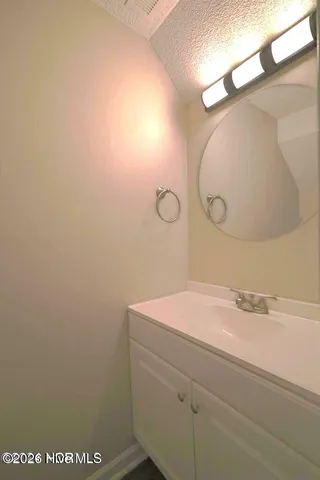 $1,300 | 894 West Pueblo Drive, Jacksonville, NC 28546