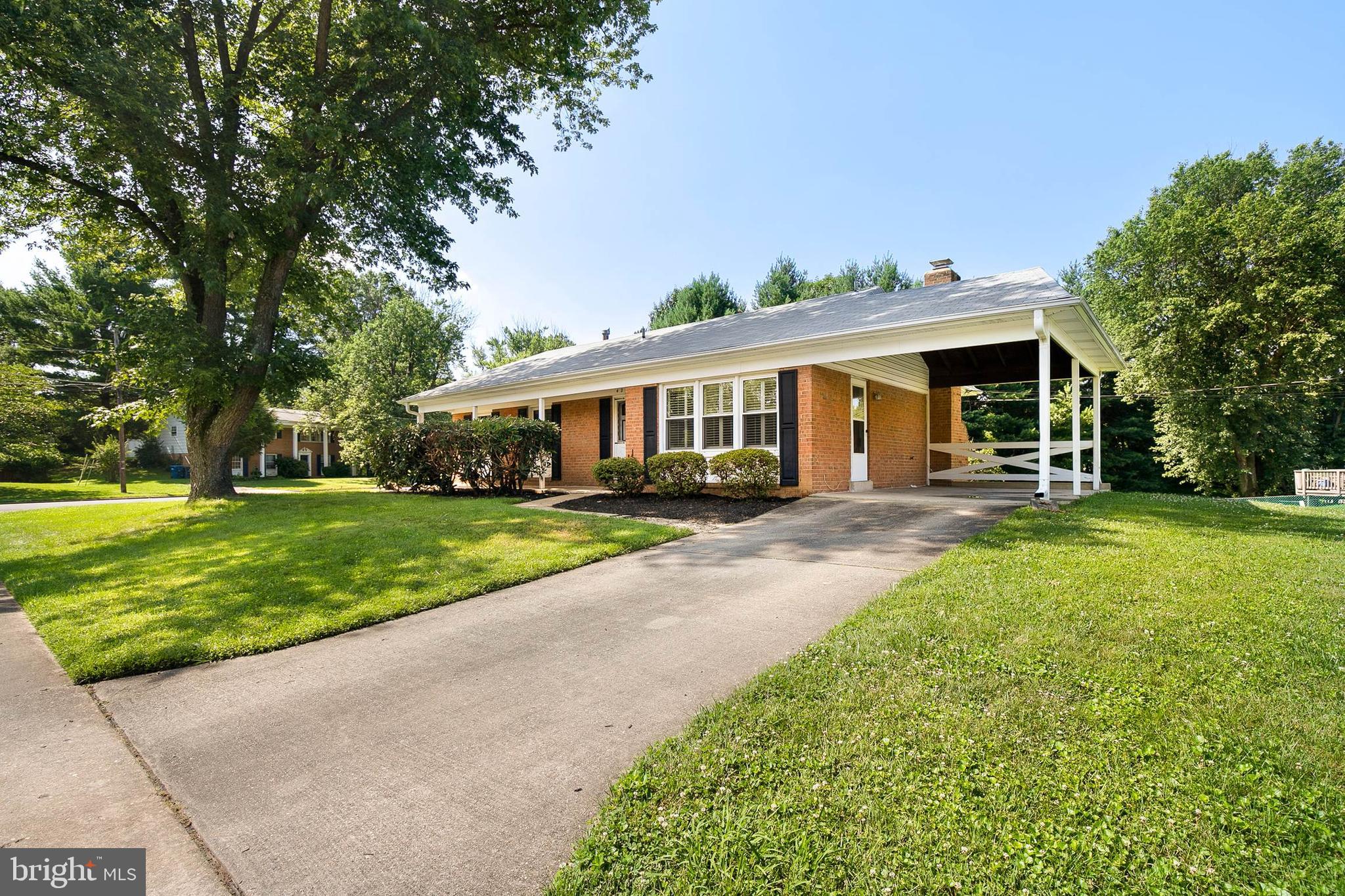 4208 Waller Road Fairfax, VA 22032 - Photo 2 of 33