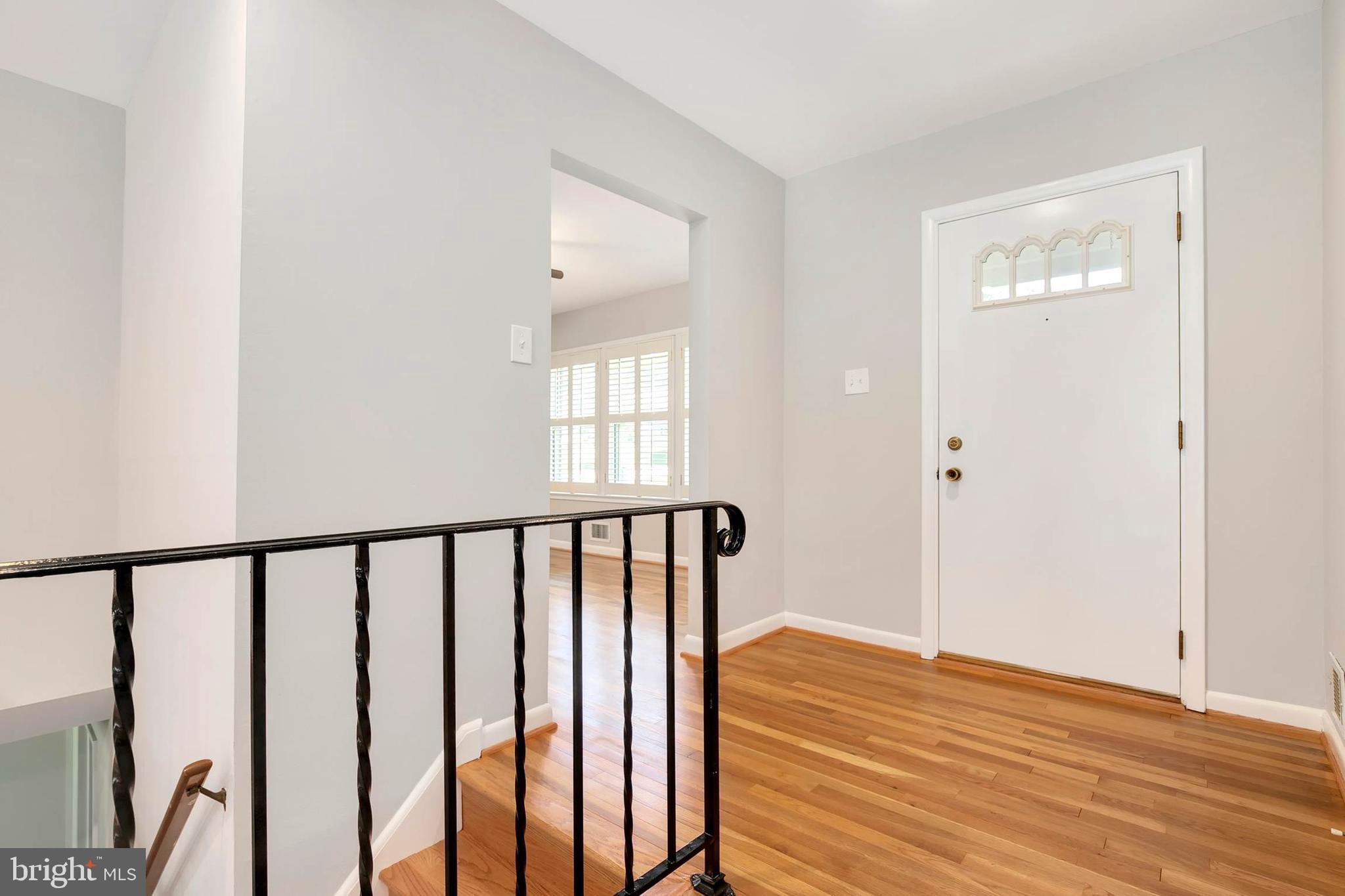 4208 Waller Road Fairfax, VA 22032 - Photo 3 of 33