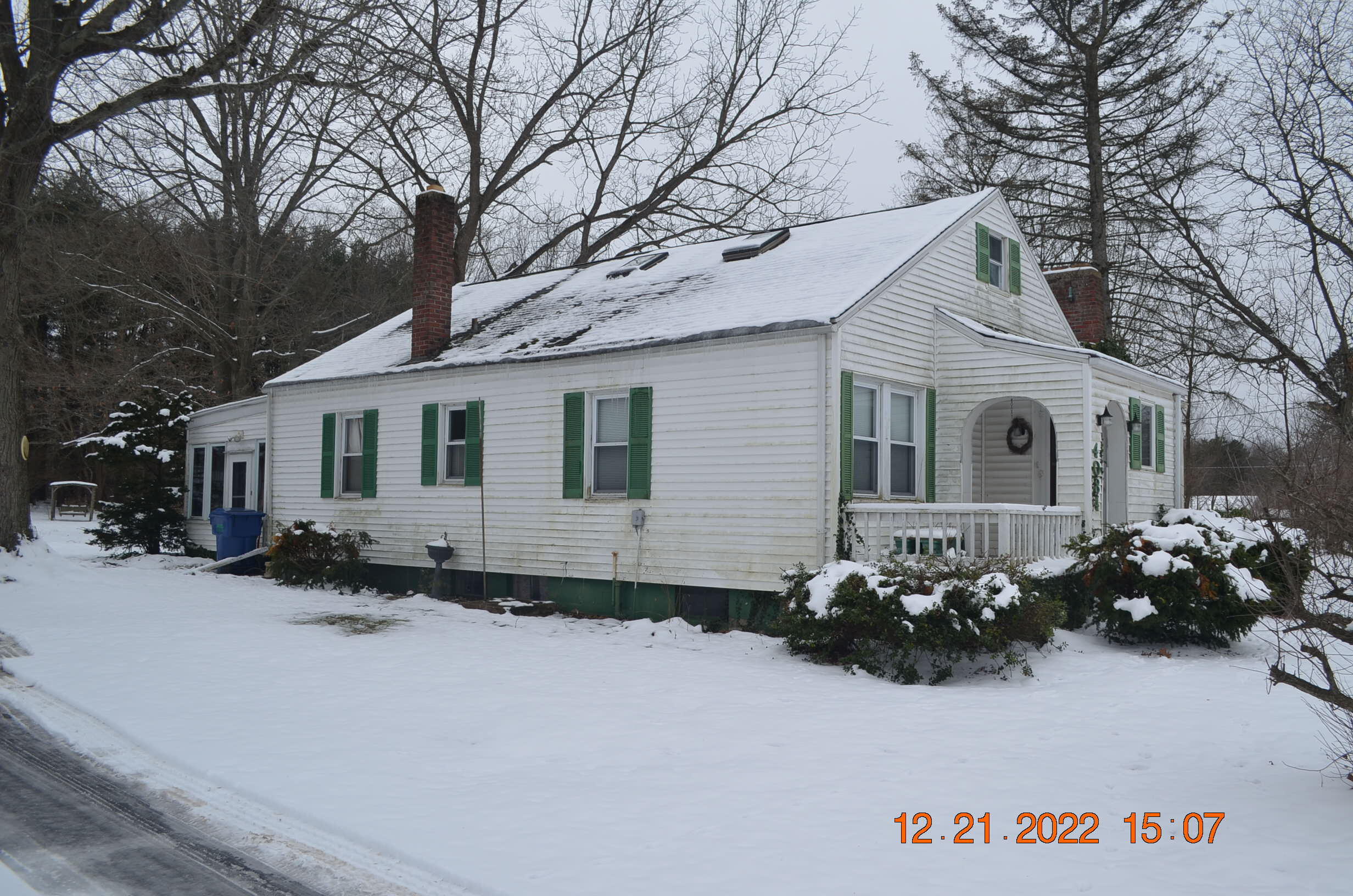 4084 Territorial Road Benton Harbor, MI 49022 - Photo 2 of 18 DSC_0002
