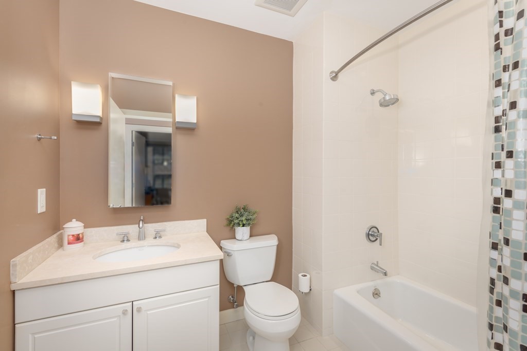 80 Broad Street, Unit 602 Boston, MA 02110 - Photo 9 of 10