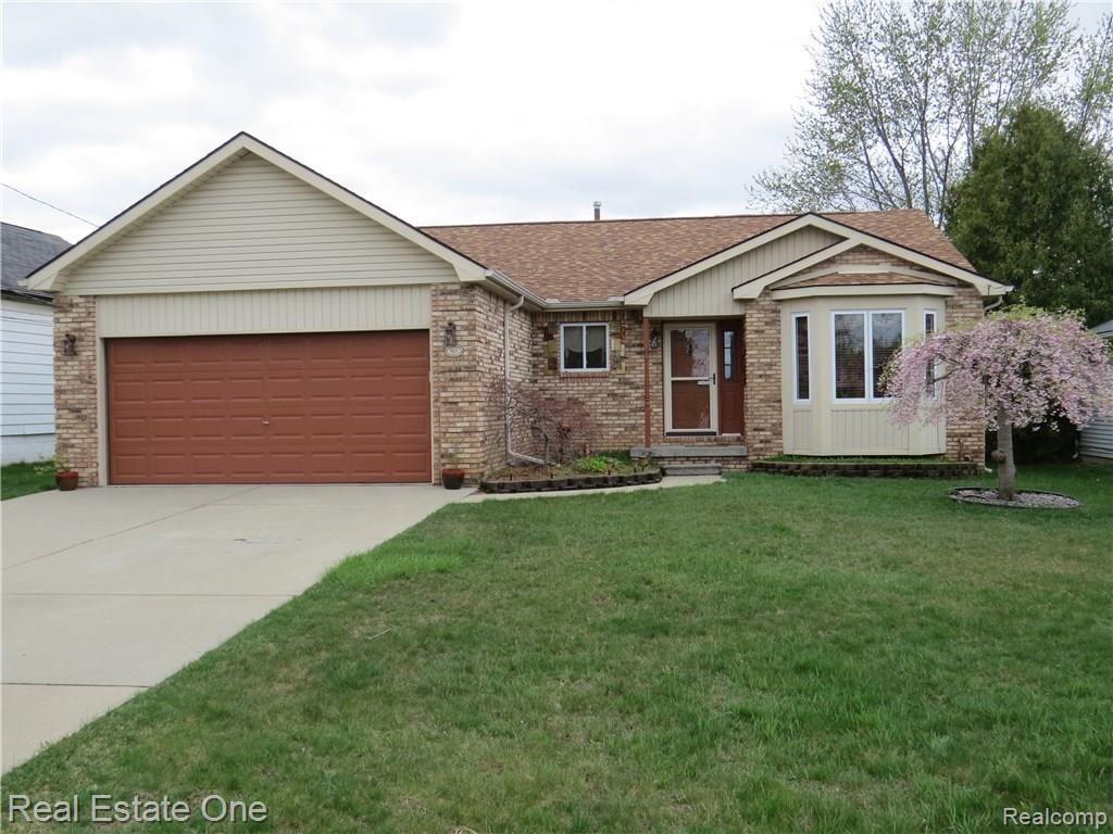 921 Minnesota Road Troy, MI 48083 - Photo 1 of 27 IMG_2394.JPG