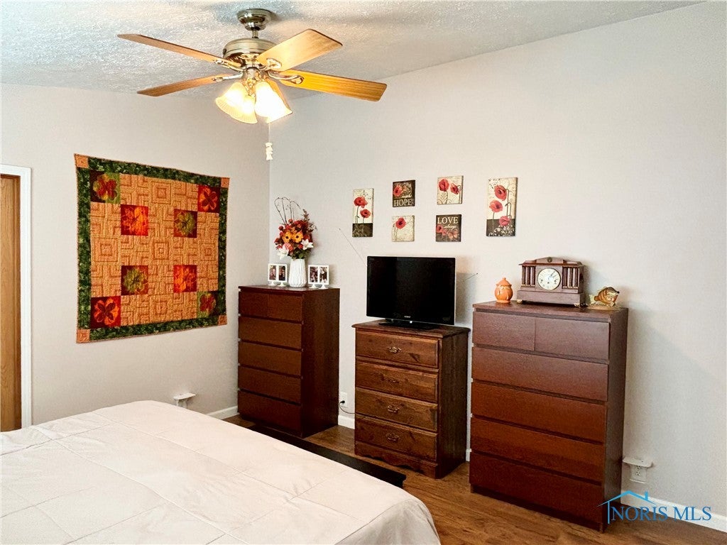 45 South Stadium Road Oregon, OH 43616 - Photo 23 of 50 Ceiling fan too.