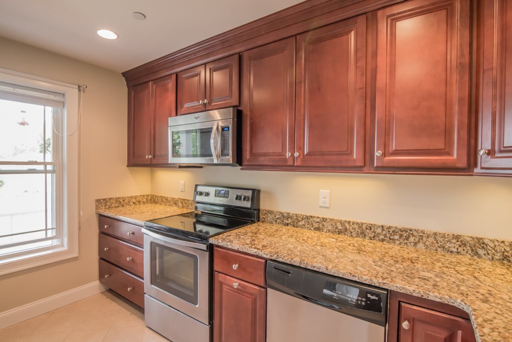 1 Whispering Oaks Road Pelham, NH 03076 - Photo 3 of 29 Gallery Image 3