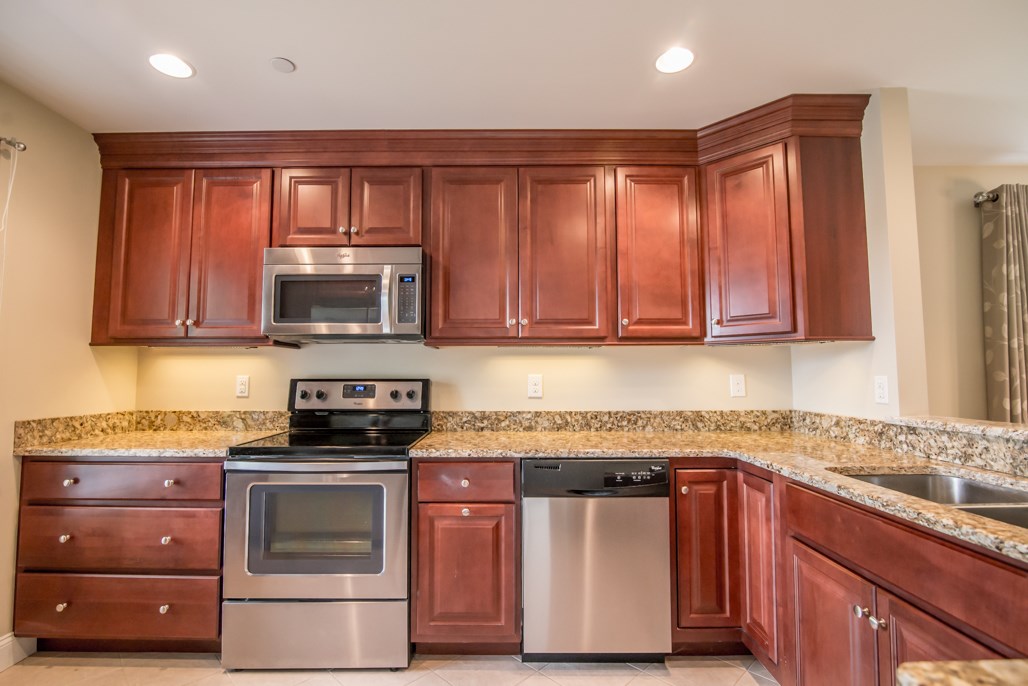 1 Whispering Oaks Road Pelham, NH 03076 - Photo 4 of 29 Gallery Image 4