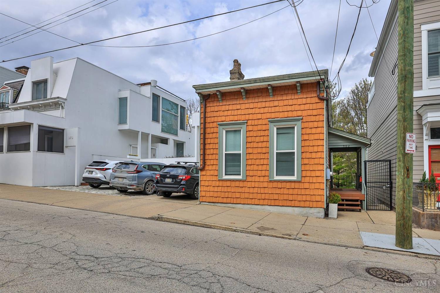 982 Hatch Street Cincinnati, OH 45202 - Photo 2 of 49