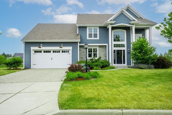 $829,900 | 3122 Mendota Court, Summit, WI 53066