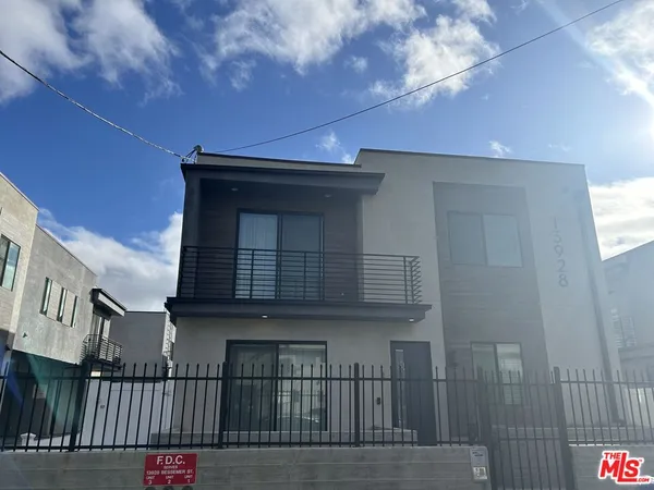 $4,100 | 13928 Bessemer Street, Unit 1, Van Nuys, CA 91401