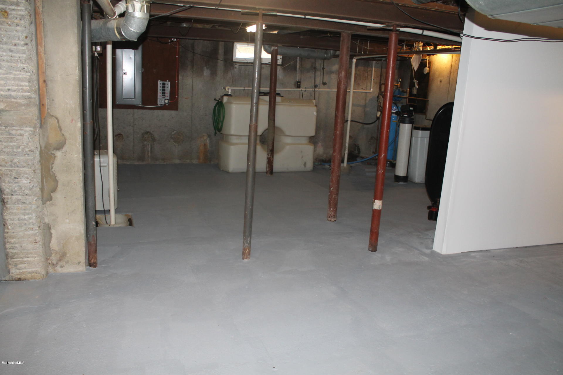 986 Middle Road Clarksburg, MA 01247 - Photo 15 of 20 a view of empty room