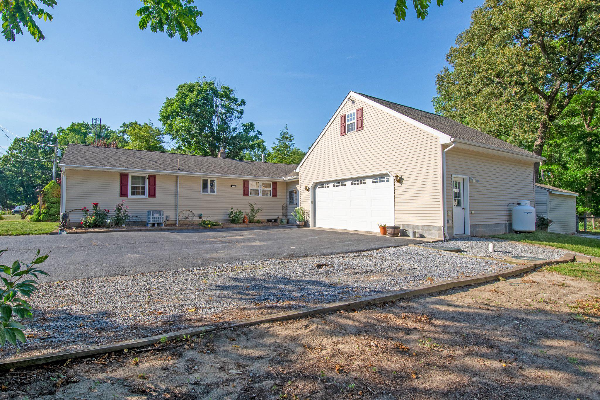 2148 Marshyhope Road Felton, DE 19943 - Photo 3 of 31 Lots of parking and large garage space.