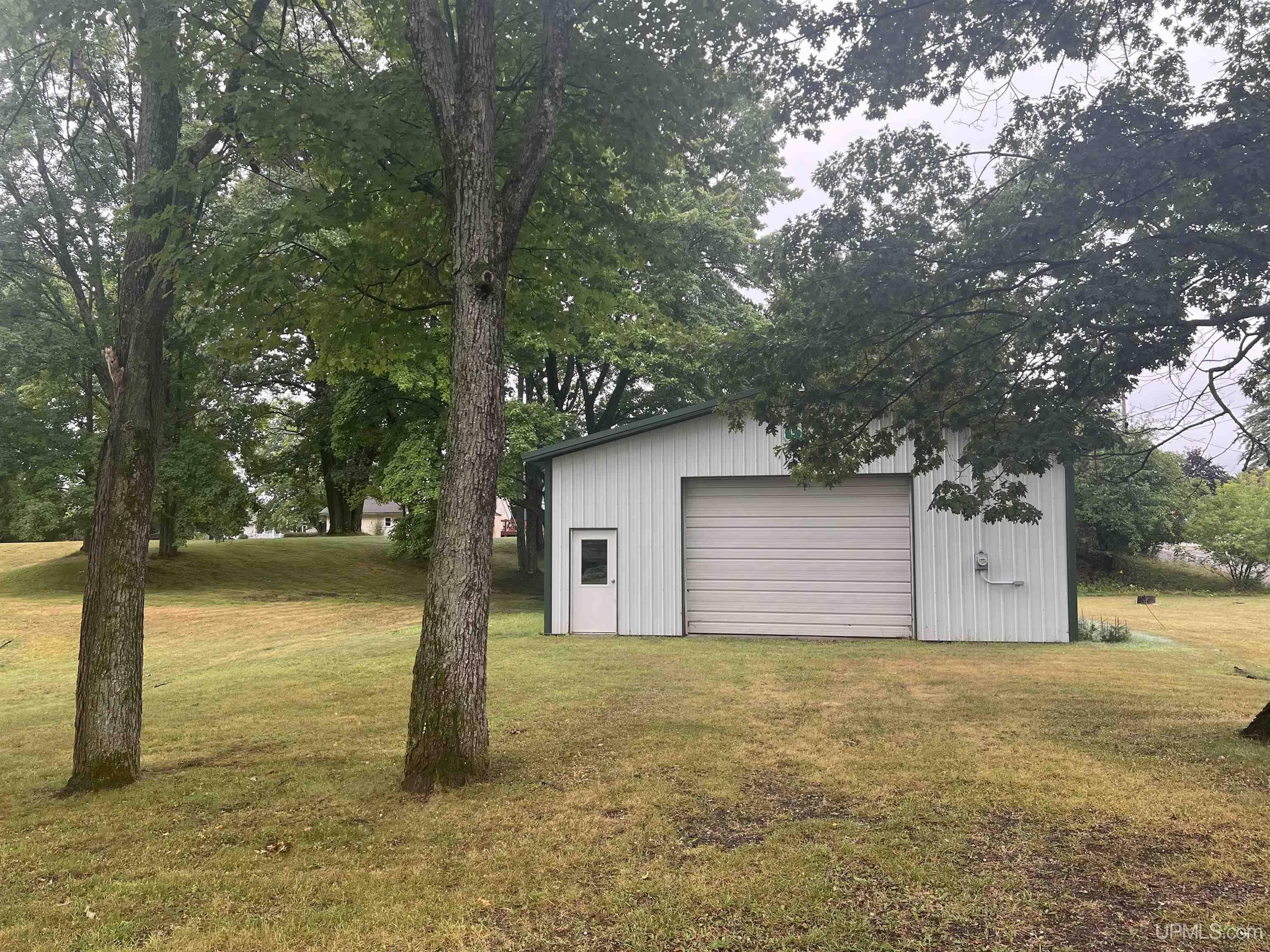136 Mitchell Street Kingsford, MI 49802 - Photo 18 of 20