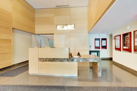 $339,000 | 1570 Elmwood Avenue, Unit 909, Evanston, IL 60201